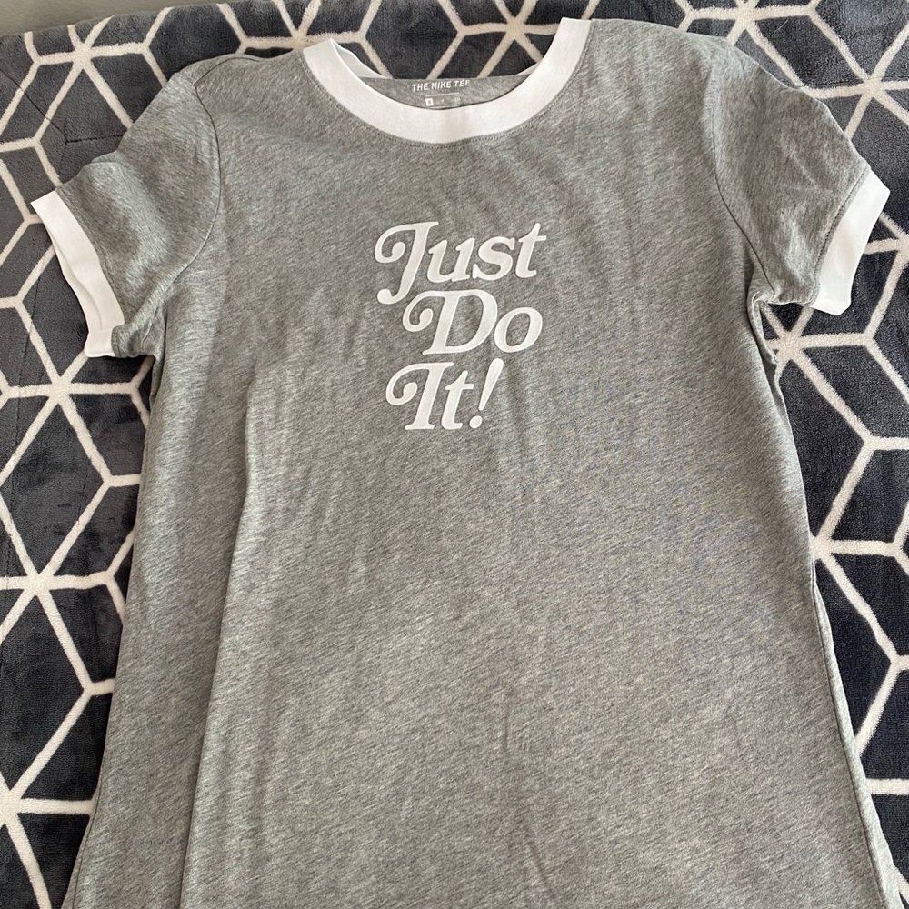 Womens Nike Tee Size S